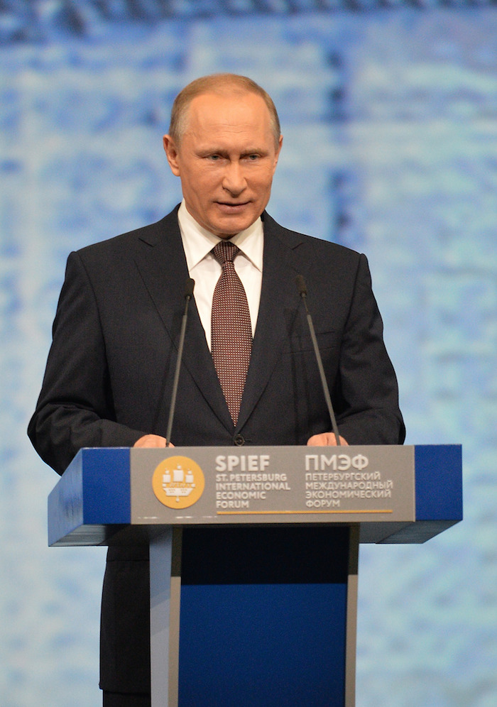 El Presidente De Rusia Vladimir Putin Pronuncia Un Discurso Durante El Foro Econиоmico Internacional De San Petersburgo Foto Xinhua