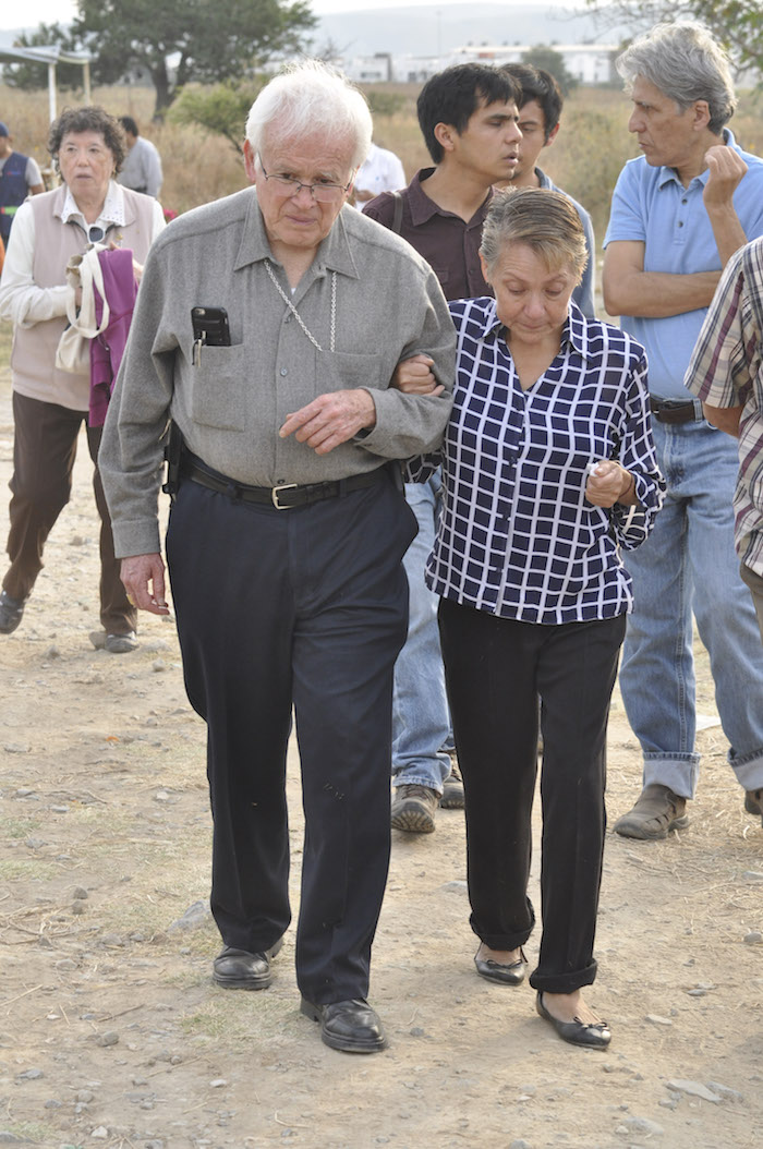 María Concepción Junto Al Obispo De Saltillo Raúl Vera López Foto Cuartoscuro