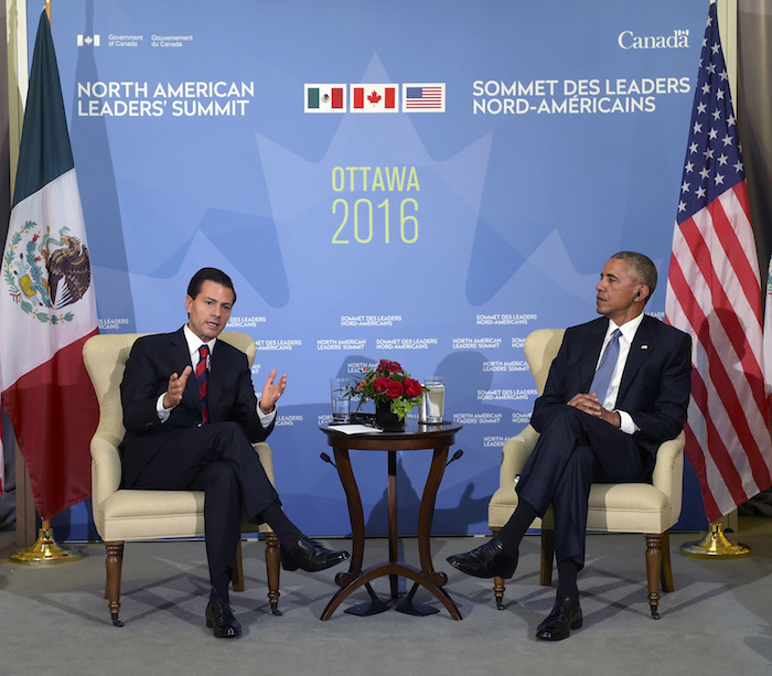 OTTAWA, CANADÁ, 29JUNIO2016.- El Titular de Ejecutivo Federal, Enrique Peña Nieto, conversó hoy con el Presidente de los Estados Unidos de América, Barack Obama, en el marco de la Cumbre de Líderes de América del Norte (CLAN). Ambos presidentes coincidieron en que la agenda entre los dos países es amplia e incide de manera directa en ambas sociedades. FOTO: PRESIDENCIA /CUARTOSCURO.COM