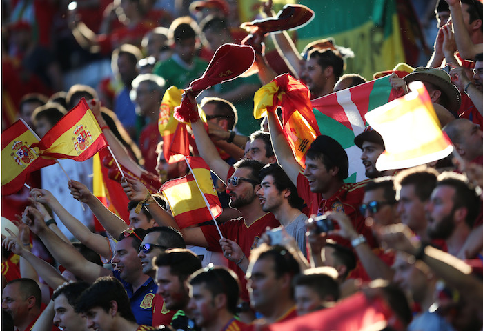 Bordeaux Junio xinhua Aficionados EspaÒoles Esperan Previo Al Partido Del Grupo D De La Eurocopa De La UniÛn De Asociaciones De F˙tbol Europeas uefa Por Sus Siglas En InglÈs Entre EspaÒa Y Croacia En Bordeaux Francia El De Junio De xinhuazhang Fan jg ah