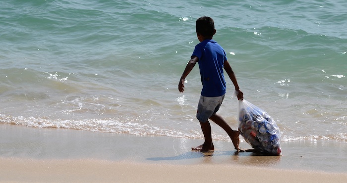 Un Niño En Acapulco Foto Cuartoscuro