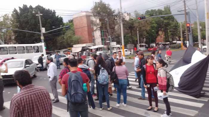 Estudiantes De La Uam Azcapotzalco Se Manifiestan En El Eje En Repudio a Los Hechos Ocurridos En Nochixtlán Oaxaca Foto Twitter ‏resistencia uam