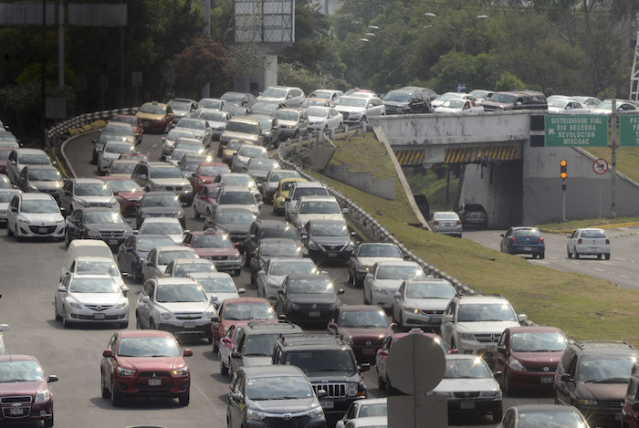 Ciudad De MÉxico mayo La Comisión Ambiental De La Megalópolis came Informó Que La Calidad Del Aire Es Mala En La Mayor Parte De La Ciudad En La Zona Metropolitana Del Valle De México Por Lo Que Se Activará El Doble Hoy No Circula Para Este Sábado Para Los Vehículos Con Engomados Rojo Y Azul Foto Armando Monroy cuartoscurocom