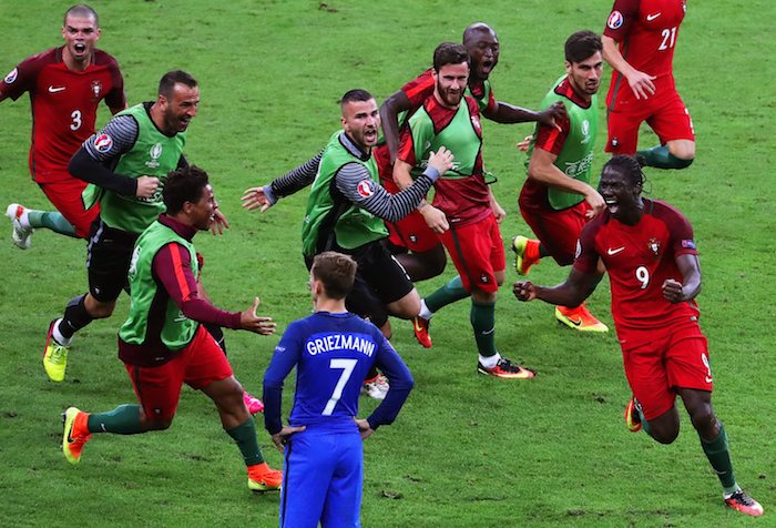 El Equipo Campeón En La Final De La Eurocopa En El Stade De France En Saint denis Francia Foto Efe