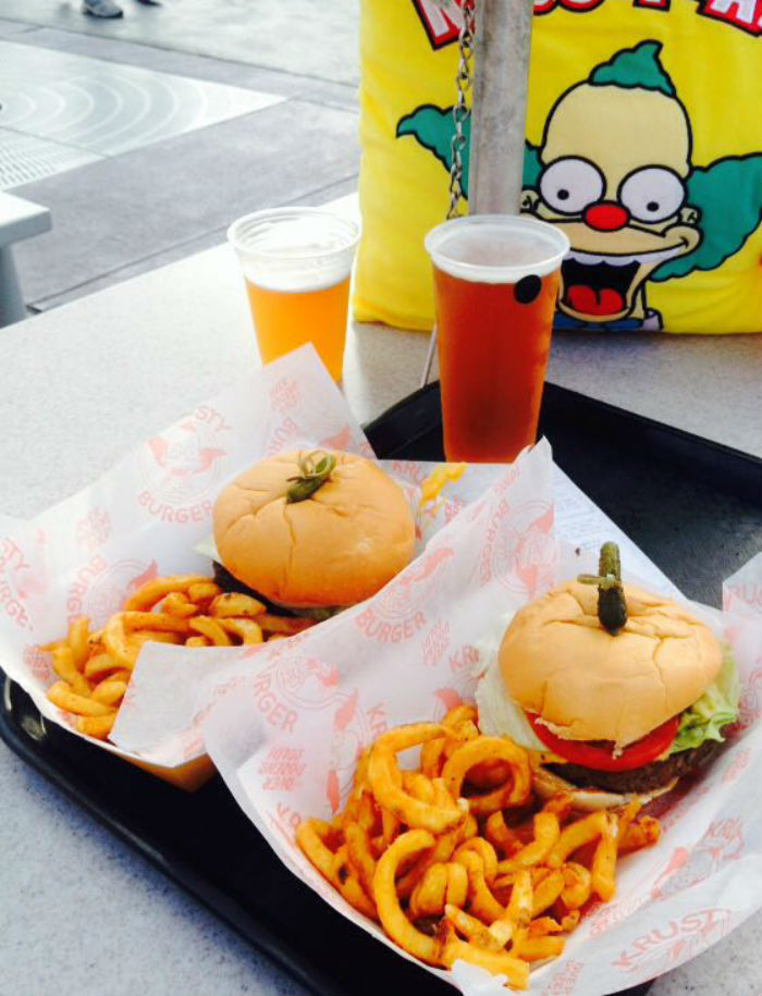 Bueno Las Papas Y La Cerveza Están Ricas Foto Mundano Sinembargo