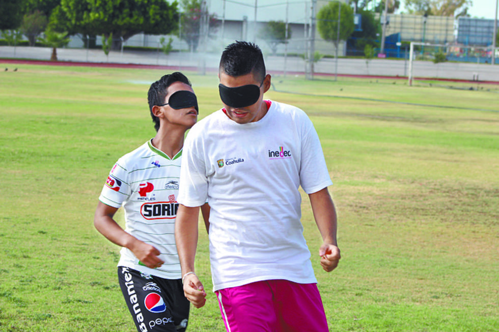 Dos De Los Jugadores Durante El Entrenamiento Foto Francisco Rodríguezvanguardia