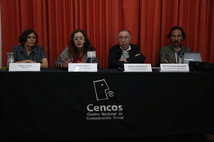 De Izquierda a Derecha María Colín De Greenpeace Marisa Jacott De Fronteras Comunes Miguel Concha Malo Director Del Centro De Derechos Humanos Fray Francisco De Vitoria Y Miguel Ángel Mijangos Leal De La Red Mexicana De Afectados Por La Minería Foto Valentina López Sinembargomx