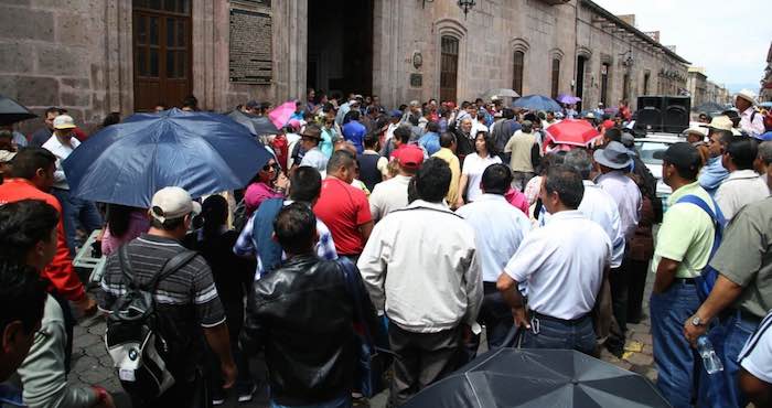 Después De Mantener Un Bloqueo Desde Medio Día En La Madero Alrededor De Las Horas La Cnte Liberó La Vialidad