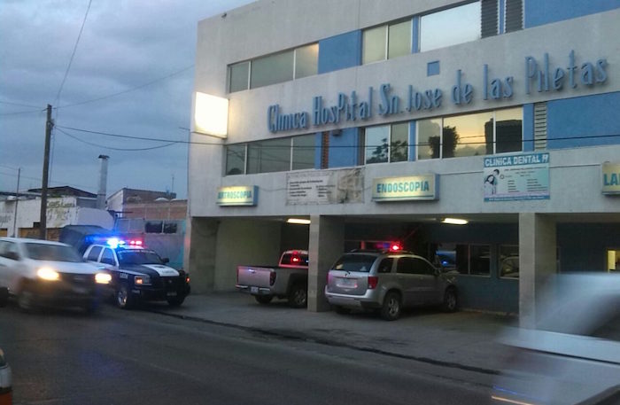 El viernes un comerciante fue baleado afuera de su local en la colonia San José Obrero, en León, y murió en una clínica privada a cuadras del crimen. Foto: Zona Franca 