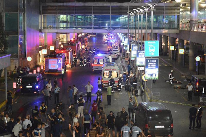 Tres Terroristas Suicidas Atacaron El Aeropuerto De Estambul