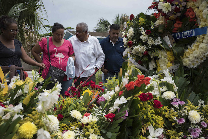 Alicia Blanco Esposa De Pedro Tamayo Le Da El último Adiós Al Periodista Asesinado El Pasado De Julio Foto Cuartoscuro