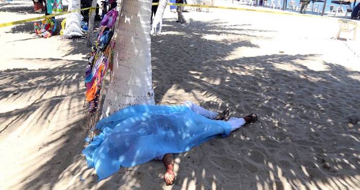 El pasado 25 de mayo, un hombre fue asesinado en esta misma zona de la playa Papagayo, cerca del hotel Krystal Beach. Foto: Archivo El Sur.