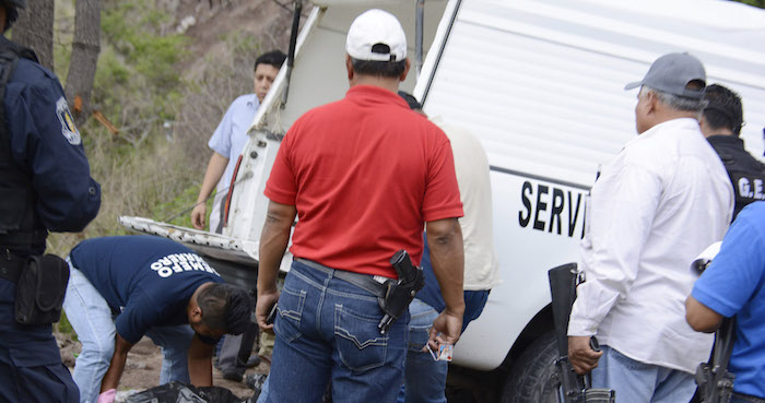 Gelacio Navarrete Morales  impartió el taller de talabartería en la normal rural de Ayotzinapa ubicada en Tixtla. Foto: Cuartoscuro