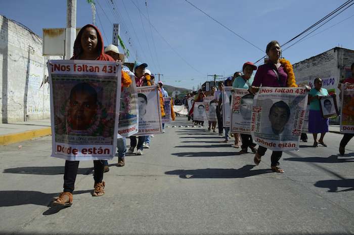 Familiares De Los Estudiantes Marchan En Calles De Iguala Para Exigir Justicia Foto Cuartoscuro