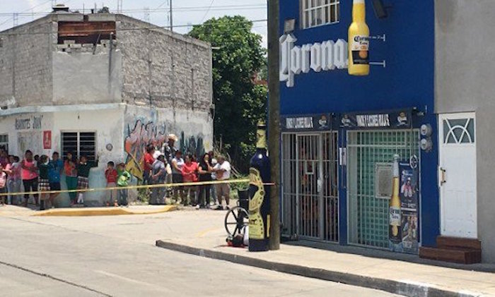 Al Menos Cuatro Hombres Armados Irrumpieron La Tarde De Ayer En Una Cervecería Ubicada En La Colonia Lourdes En El Municipio De Abasolo Y Dispararon Contra Dos Sujetos Que Estaban Al Interior Del Inmueble Foto Zona Franca