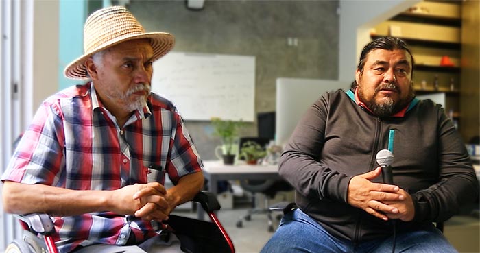 Germán Mendoza Nube y Flavio Sosa aseguran que el los maestros son parte esencial de la estructura comunitaria. Foto: Crisanto Rodríguez, SinEmbargo.