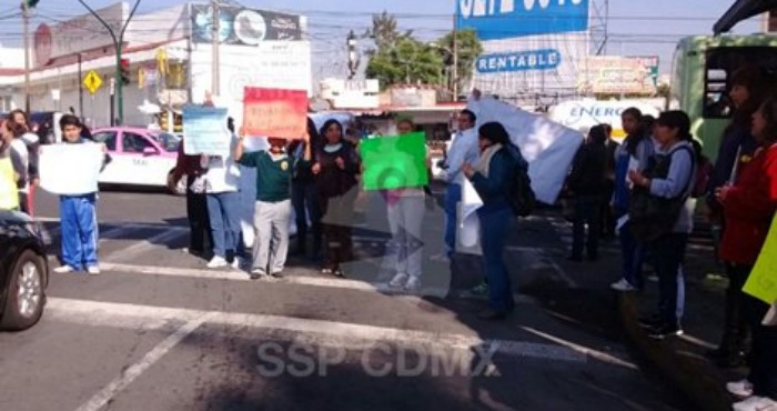 Maestros Padres De Familia Y Alumnos Se Movilizan Por Tercer Día Consecutivo En La Ciudad De México Foto Twitter