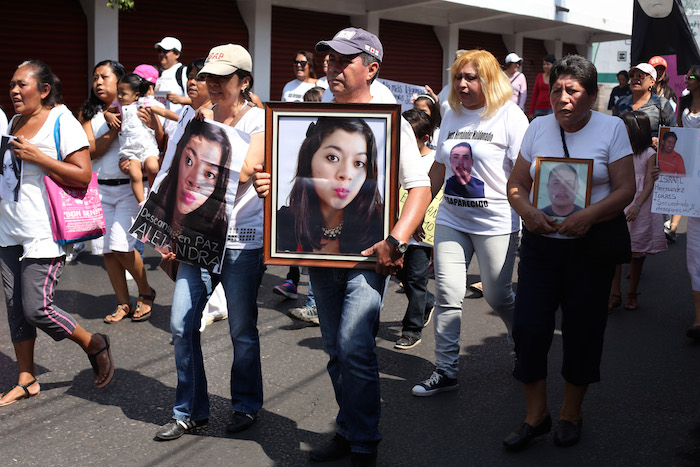 Gritando el nombre de sus hijos e hijas, madres y familiares de desaparecidos, asesinados y secuestrados en el estado de Morelos marchan para exigir justicia. Foto: Cuartoscuro