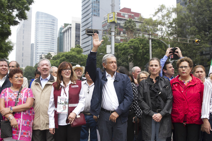 El Líder Nacional De Morena Encabezó Una Marcha Silenciosa En La Ciudad De México El Pasado De Junio Para Repudiar Los Hechos Violentos De Nochixtlán Oaxaca Foto Cuartoscuro