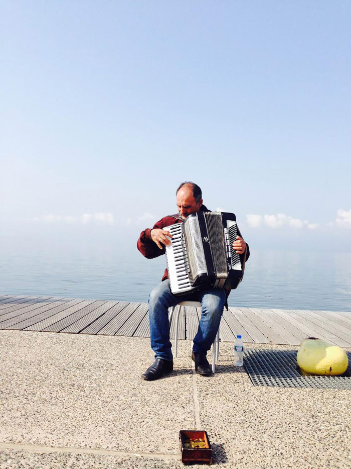 Músico callejero en Salónica, Selanik, Tesalónica. Foto: Colección del autor