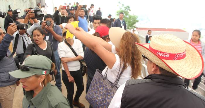 El magisterio ha anunciado que continuará con sus movilizaciones debido a que las autoridades federales no respetan ni cumplen con los acuerdos alcanzados durante las negociaciones. Foto: Arturo Pérez Alfonso, Cuartoscuro.