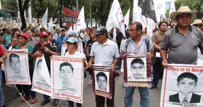 Familiares De Los Estudiantes Desaparecidos De Ayotzinapa Marcharon Hoy Foto Valentina López