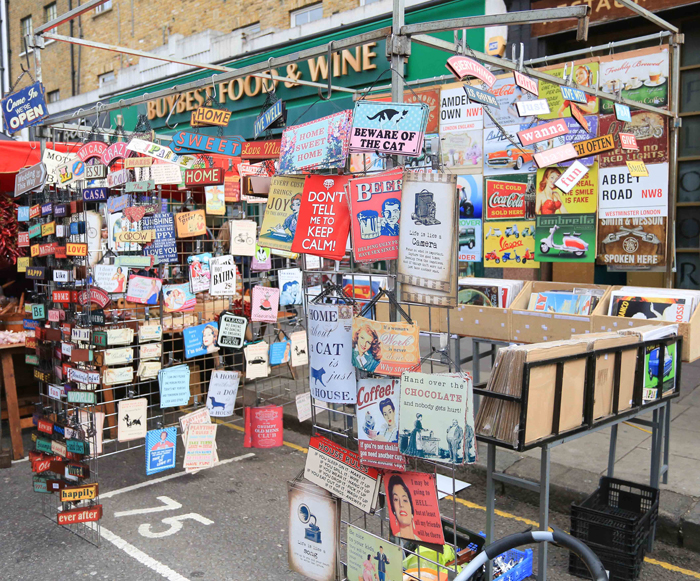 Un Puesto Del Famoso Mercado Callejero De Portobello Road Foto Portobelloroadcouk