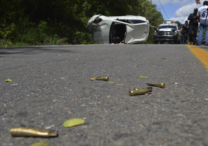 Un Grupo Armado Atacó a Balazos El Auto En El Que Viajaba El Regidor De Chilapa Miguel Ángel Salmerón Foto Cuartoscuro