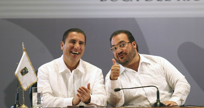 BOCA DEL RÍO, VERACRUZ, 14AGOSTO2013.- Los gobernadores Javier Duarte de Ochoa de Veracruz, Rafael Moreno Valle de Puebla, Mario López Valdez de Sinaloa, Roberto Sandoval Castañeda de Nayarit y Roberto Borge Ángulo de Quintana Roo acompañaron a la Secretaría de Turismo Federal, Claudia Ruíz Massieu, a la Feria de Turismo de Aventura "ATMEX 2013" en Boca del Río, Veracruz. Posteriormente sesionaron en el consejo de turismo de la Conago.  FOTO: FÉLIX MÁRQUEZ /CUARTOSCURO.COM