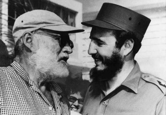 Fidel Castro Y El Escritor Estadounidense Ernest Hemingway Juntos En Cuba Foto Internet