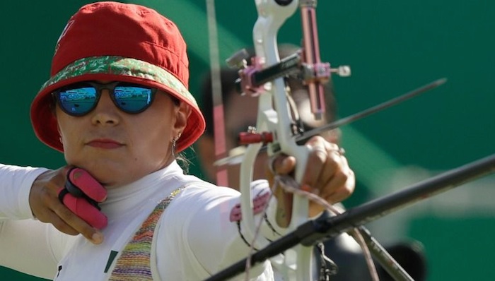 Román Arroyo, junto con las otras arqueras mexicanas, Gabriela Bayardo y Alejandra Valencia, quedaron eliminadas de la competencia por equipos femeninos en Tiro con Arco. Foto: JuanFutbol