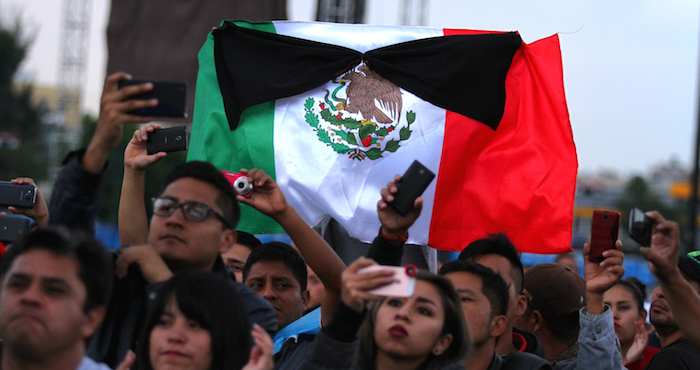 Foto tomada durante un evento realizado al cumplirse 23 meses del asesinato de 6 jóvenes y la desaparición forzada de 43 estudiantes normalistas en Iguala, Guerrero. Foto: Adolfo Vladimir, Cuartoscuro.