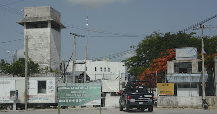 En el informe se expone la situación de los centros penitenciarios en México, donde, pese a las diversas recomendaciones de organismos nacionales e internacionales de protección a los derechos humanos, persisten problemas de hacinamiento y autogobierno. Foto: Cuartoscuro. 