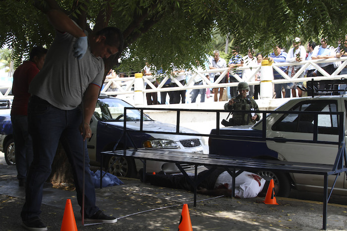 El pasado siete de junio dos taxistas fueron asesinados en Acapulco. La inseguridad se recrudeció en el último año. Foto: Cuartoscuro 