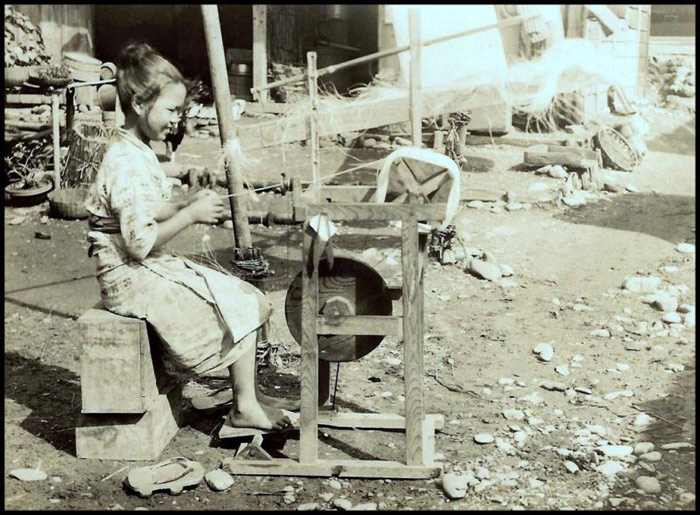 pequeña Enhebradora De Hilo Del Antiguo Japón Fuente Usuario De Flickr Okinawa Soba rob Licencia De Imagen Cc By nc sa