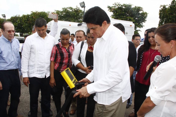 “Los que andan delinquiendo no están saliendo ni de Los Pinos, ni de Palacio de Gobierno, están saliendo de nuestras casas". Mario López Valdez, Gobernador. Foto: Noroeste