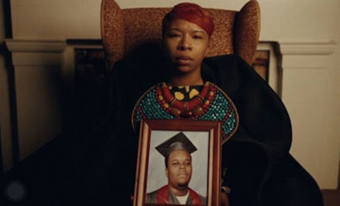 La madre de Michael Brown en las imágenes del álbum 'Lemonade', de Beyoncé. Foto: Especial