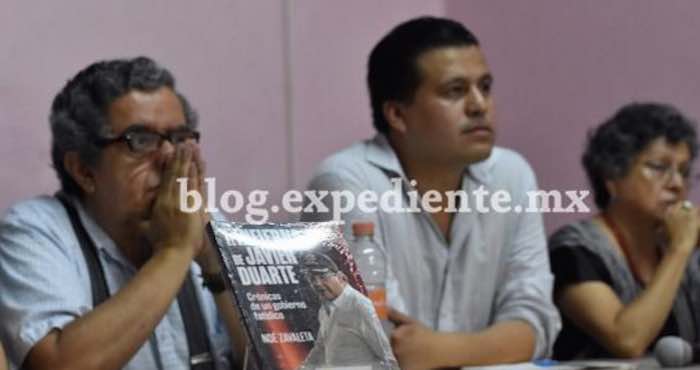 El Reportero De La Revista Proceso En Veracruz Noé Zabala En Conferencia De Prensa Por La Presentación De Su Libro El Infierno De Duarte Foto Blog Expediente