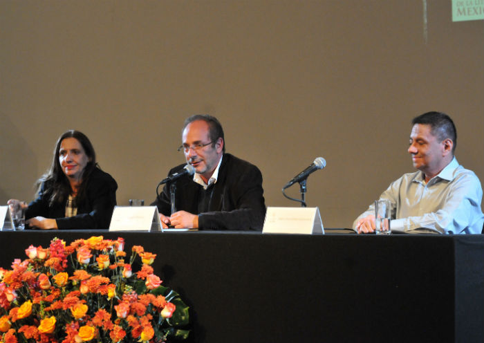 Ignacio Padilla al Centro Junto a Ana García Bergua Y Jorge Fernández Granados En El Palacio De Bellas Artes Foto Secretaría De Cultura