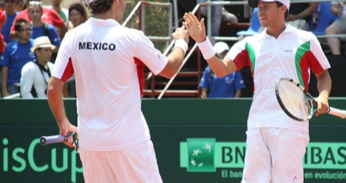 Aunque un gran número de deportistas llevan un control estricto sobre su alimentación, este control se limita, en muchas ocasiones, a regular su consumo de calorías y no a evaluar la calidad del tipo de calorías que están consumiendo. Foto: AP. 