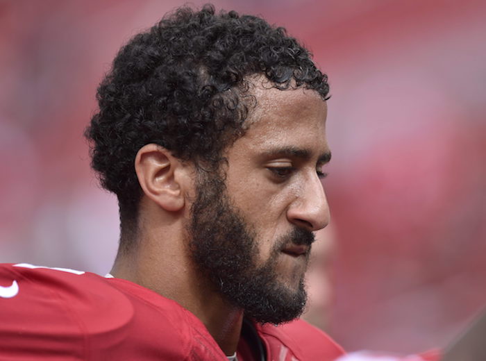 JGM03. Santa Clara (United States), 18/10/2015.- San Francisco 49ers quarterback Colin Kaepernick heads to the locker room after pre-game practice before the NFL American football game between the Baltimore Ravens and the San Francisco 49ers at Levi's Stadium in Santa Clara, California, USA, 18 October 2015. (Estados Unidos) EFE/EPA/JOHN G. MABANGLO