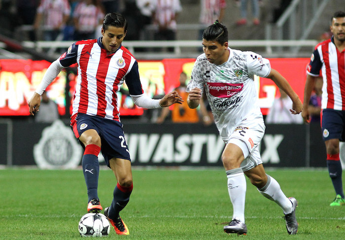 Partido Por La Jornada Ocho Del Torneo Apertura Del Fútbol Mexicano En El Estadio Chivas De Guadalajara Foto Efe