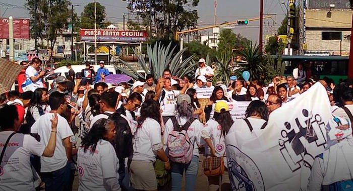 Ciudadanos marchan en Querétaro. Foto: Especial 