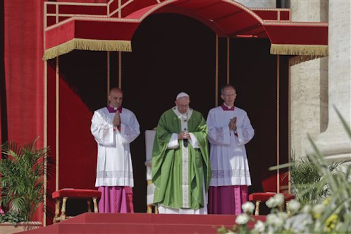 El Papa Francisco oficina una misa del Jubileo para catecistas en Ciudad del Vaticano. Foto: AP