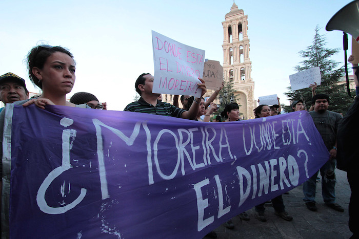 Los Indignados de Coahuila protestaron por los malos manejos administrativos del Gobierno estatal. Foto: Cuartoscuro