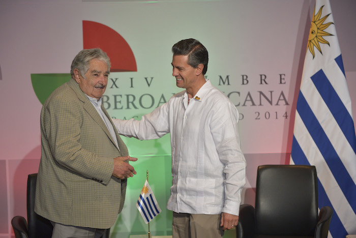 El Ex Presidente De Uruguay José Mujica Y El Presidente Enrique Peña Nieto Foto Cuartoscuro