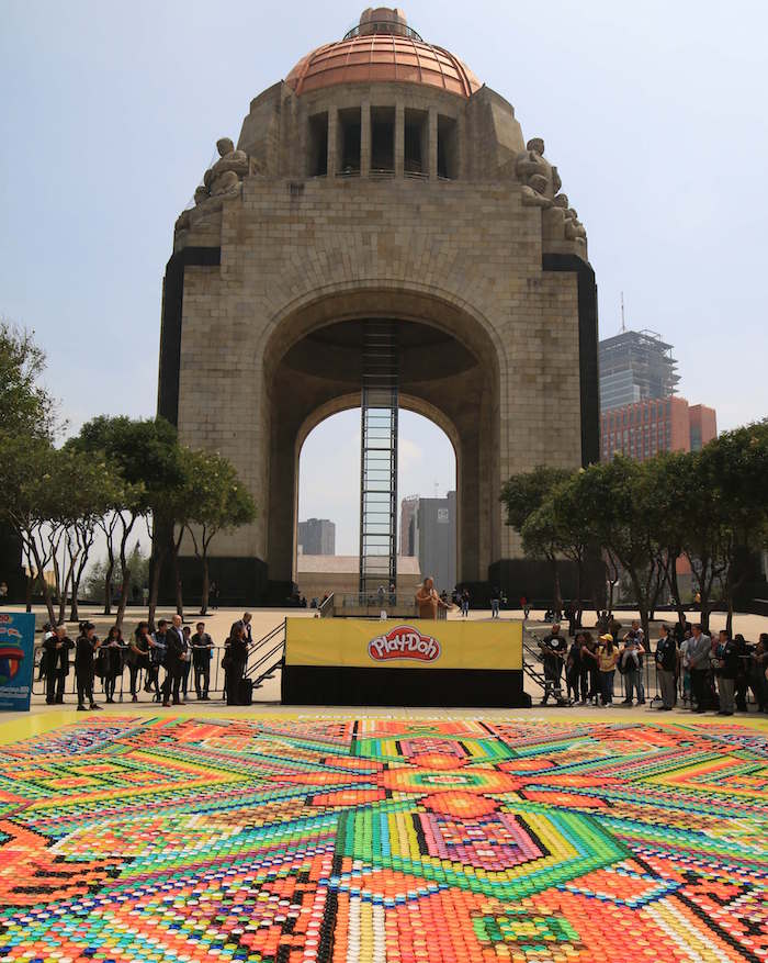 El Mosaico Se Instaló En La Explanada De La Plaza De La República Al Fondo El Momumento a La Revolución Foto Cuartoscurosaúl López