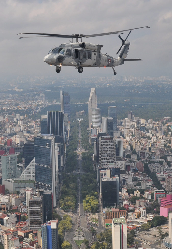 Durante el desfile militar del 16 de septiembre, ayer. Foto: Cuartoscuro