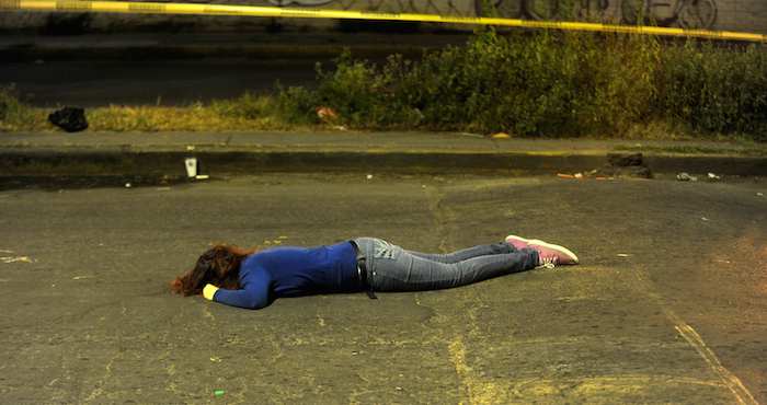 El Cadáver De Una Joven Fue Encontrado En La Colonia Ermita Zaragoza En Iztapalapa Foto Luis Carbayo Cuartoscuro