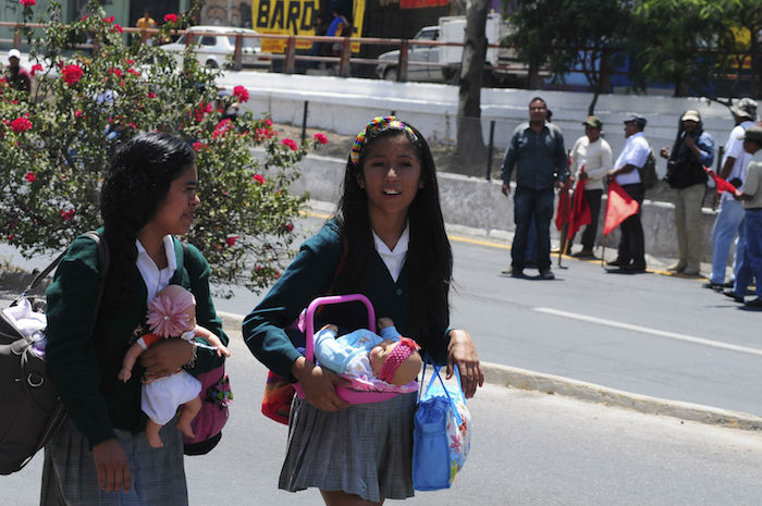 Datos Oficiales Detallan Que El Aumento De Embarazos Adolescentes En El País Tienen Que Ver También Con La Unión Temprana Actividad Sexual Muy Precoz Desprotegida Y Forzada La No Asistencia a La Escuela Entre Otros Factores Foto Cuartoscuro